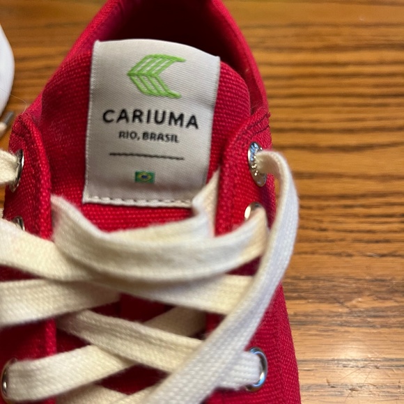 Cariuma Shoes - Cariuma OCA low red women's size 8